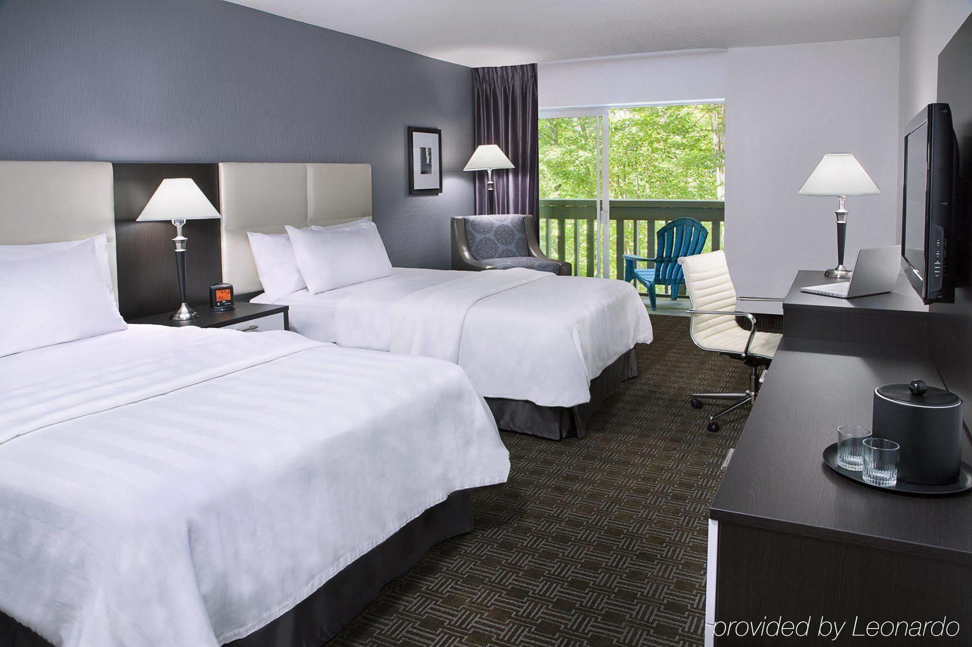 Toronto Don Valley Hotel And Suites Room photo